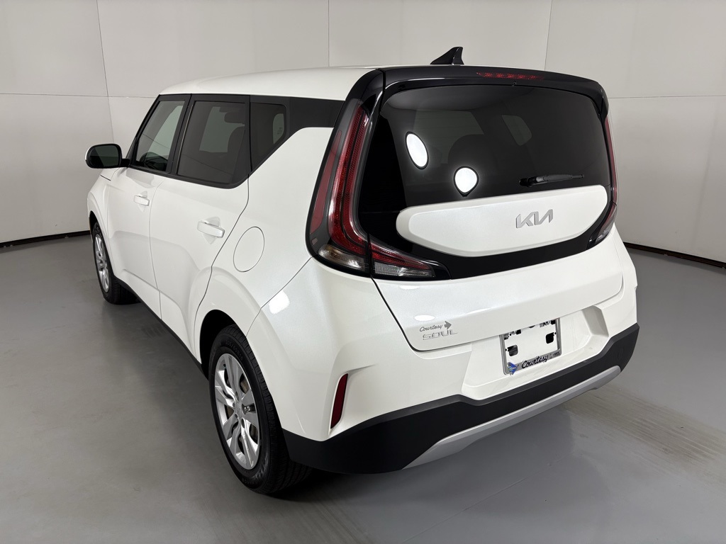 2023 Kia Soul LX photo 4