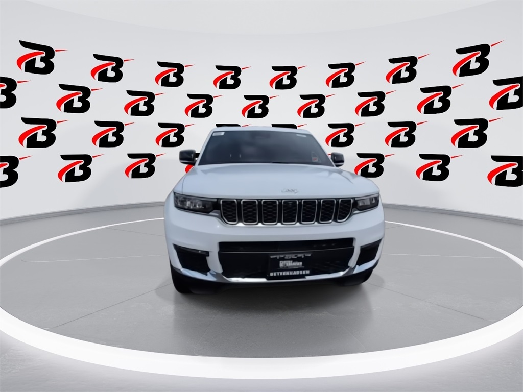 2025 Jeep Grand Cherokee Limited photo 2