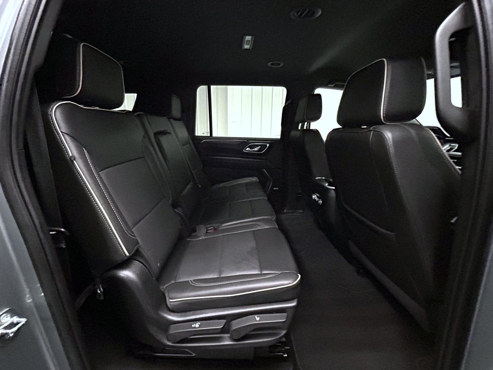 2024 Gmc Yukon XL SLT photo 17