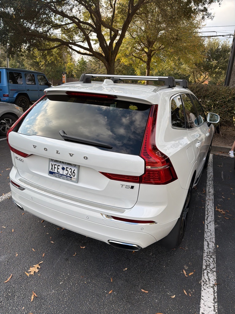 2021 Volvo XC60 T5 Inscription photo 2