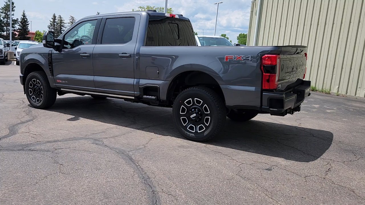 2025 Ford F-250 Platinum photo 4