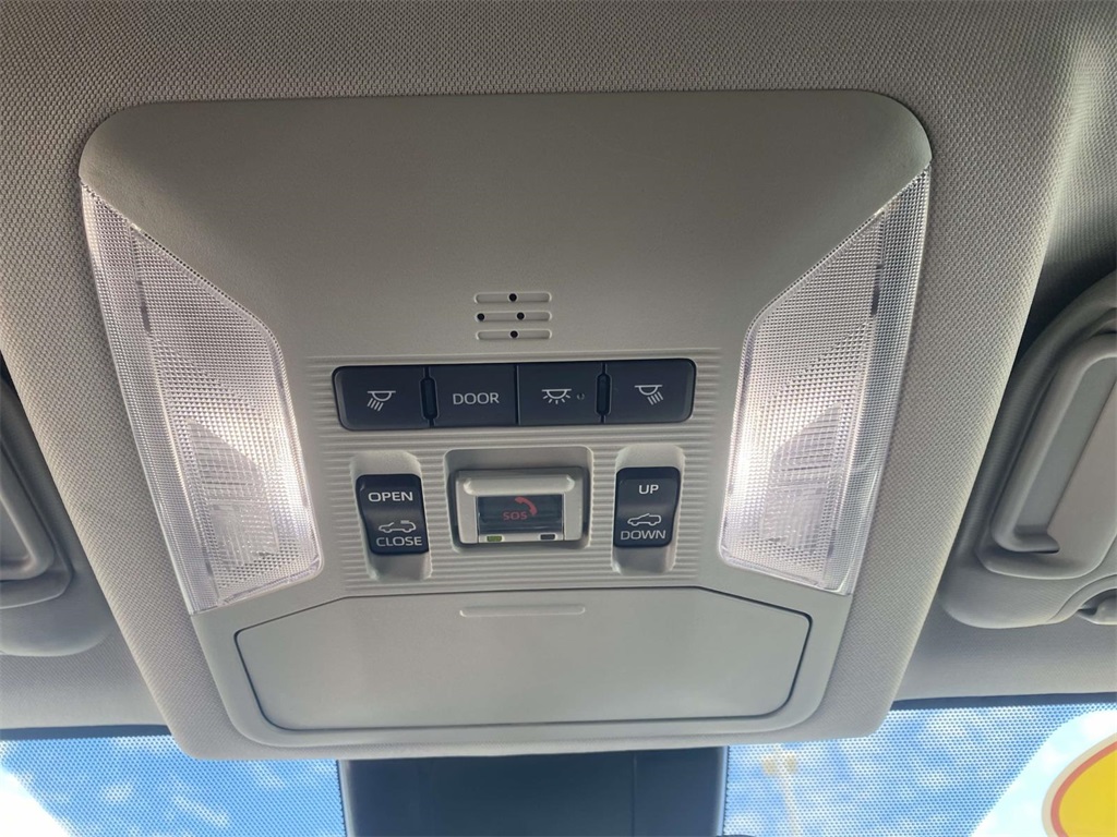 2022 Toyota RAV4 XLE photo 24