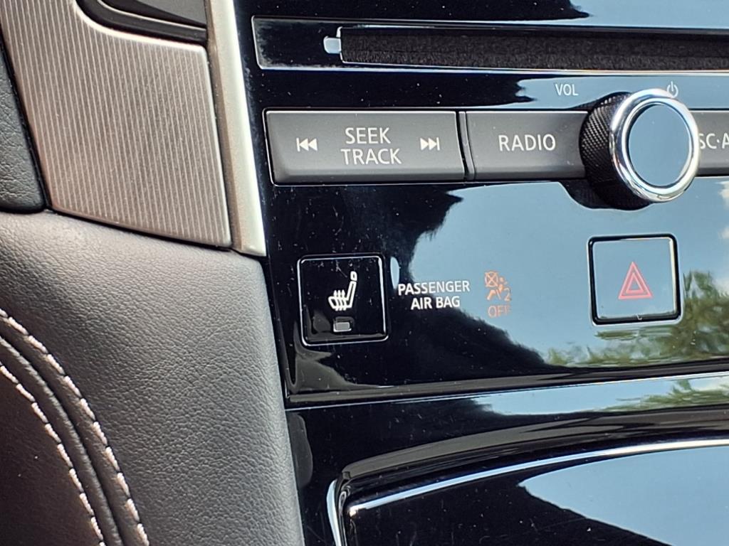2022 Infiniti Q60 Luxe photo 12