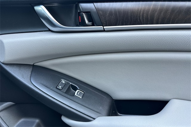 2019 Honda Accord EX photo 21