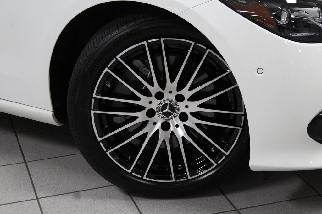 2025 Mercedes Benz C 300 4MATIC photo 3