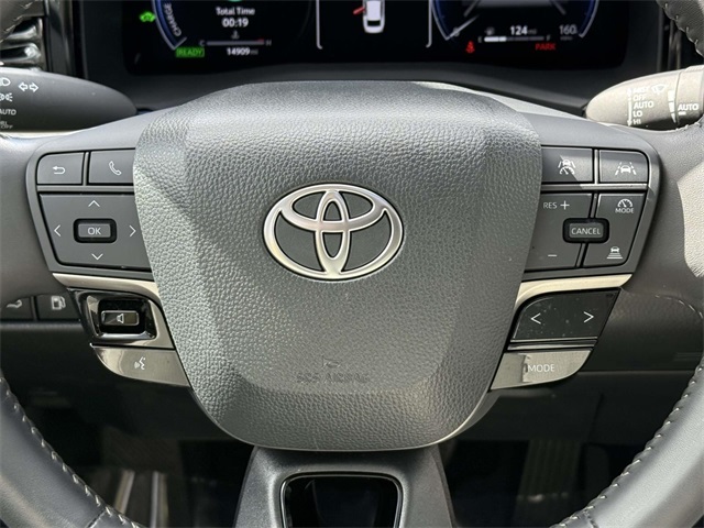 2025 Toyota Camry XLE photo 18