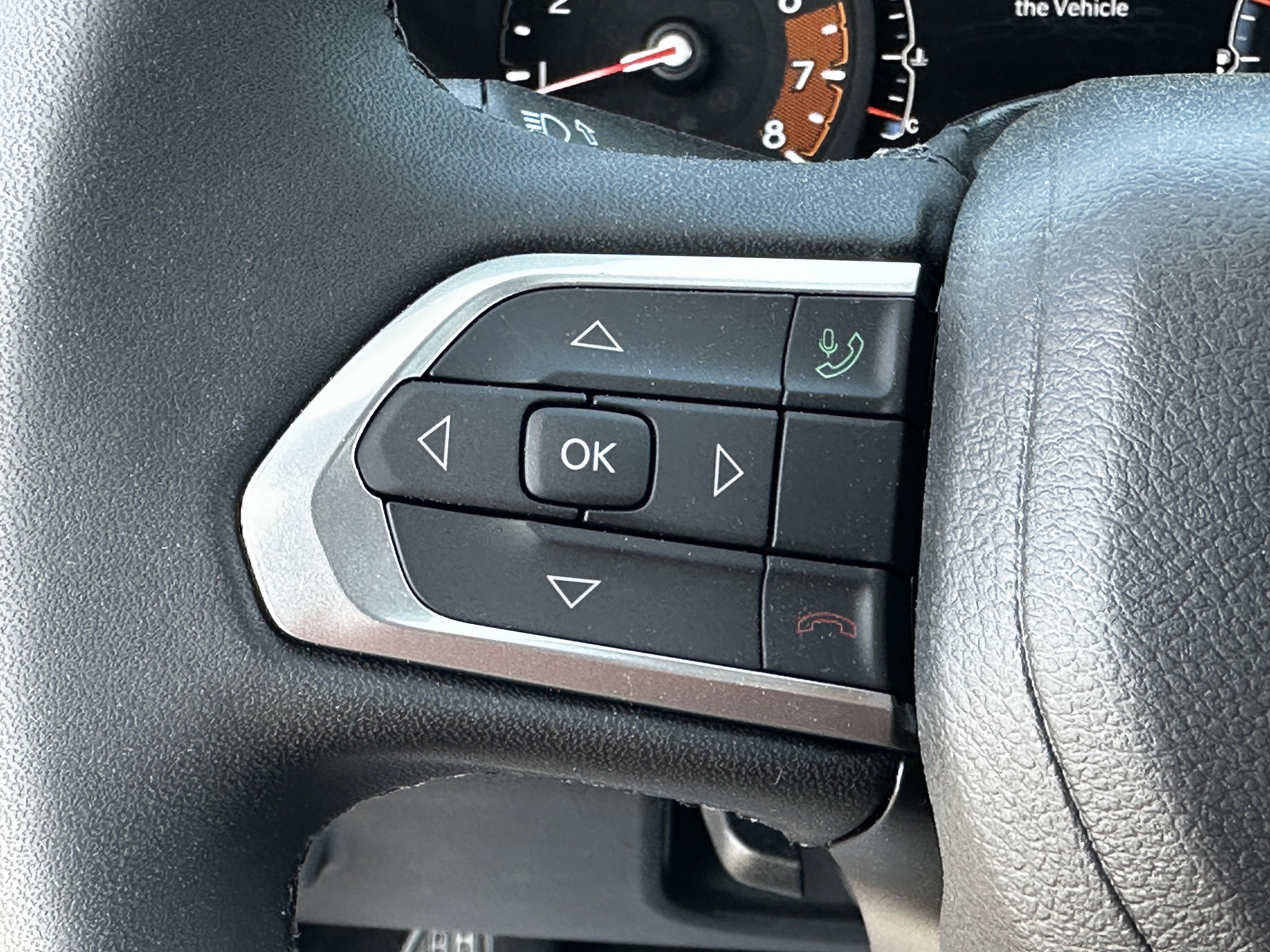 2025 Jeep Compass Latitude photo 4
