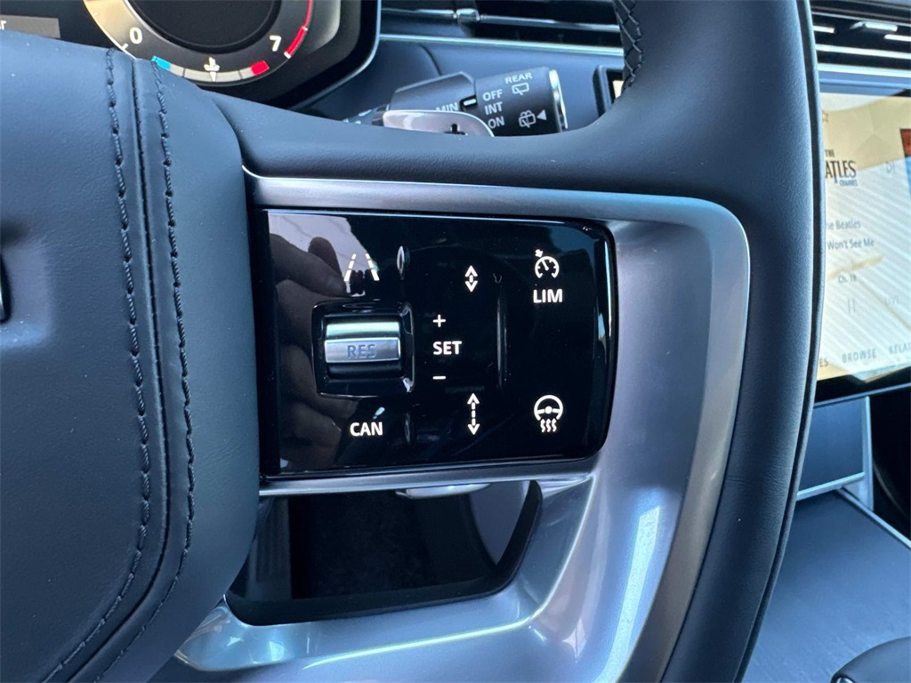 2025 Land Rover Range Rover SE photo 26