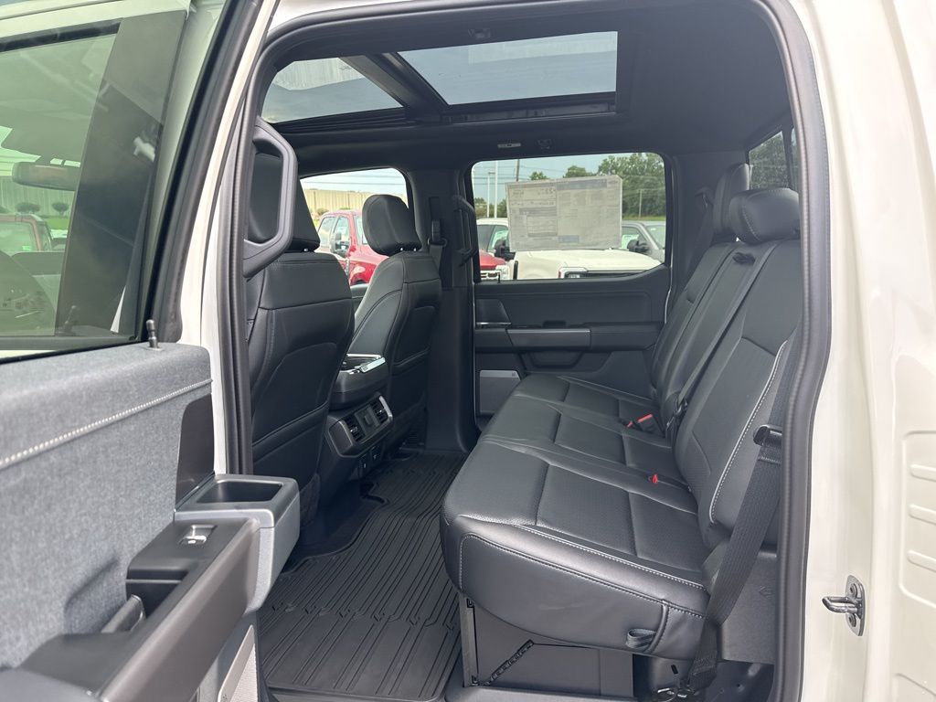2025 Ford F-150 Lariat photo 13