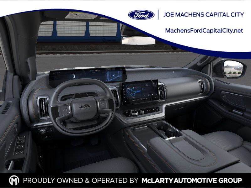2025 Ford Expedition photo 8