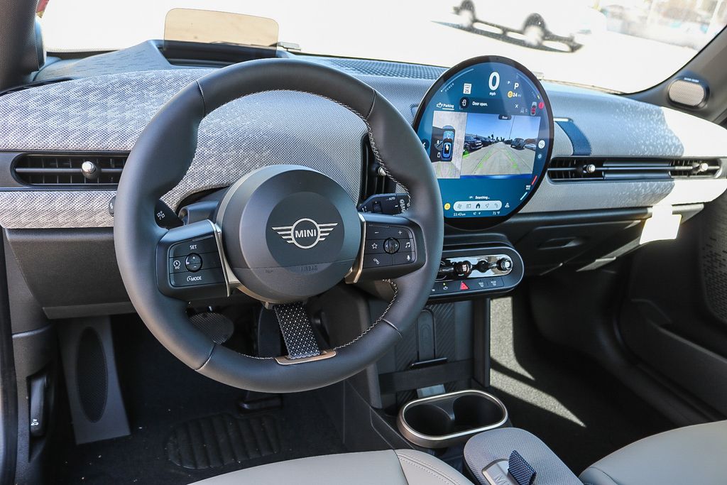 2025 Mini Cooper 2 Door Hardtop Iconic photo 9
