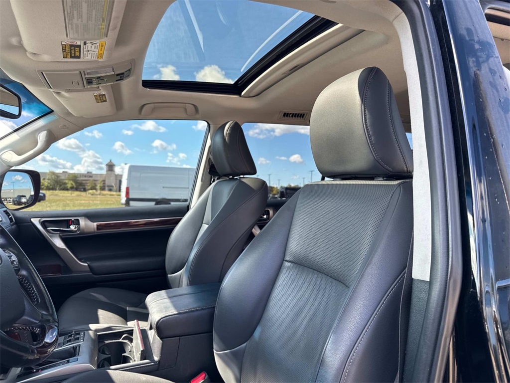 2019 Lexus GX 460 photo 17