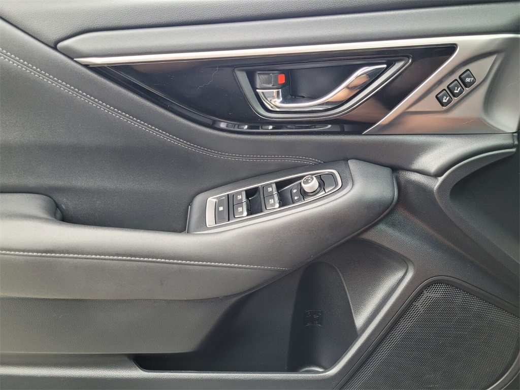 2020 Subaru Outback Limited photo 24