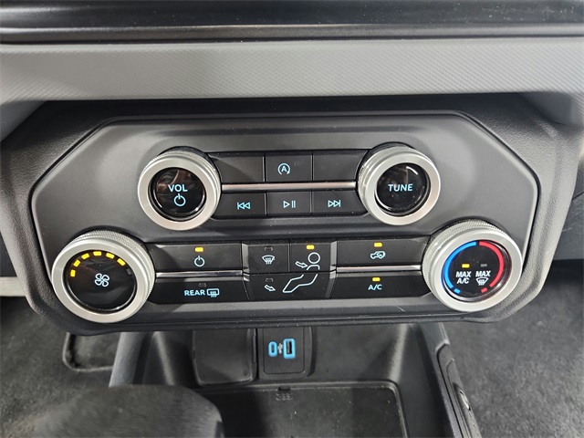 2023 Ford Bronco Base photo 31
