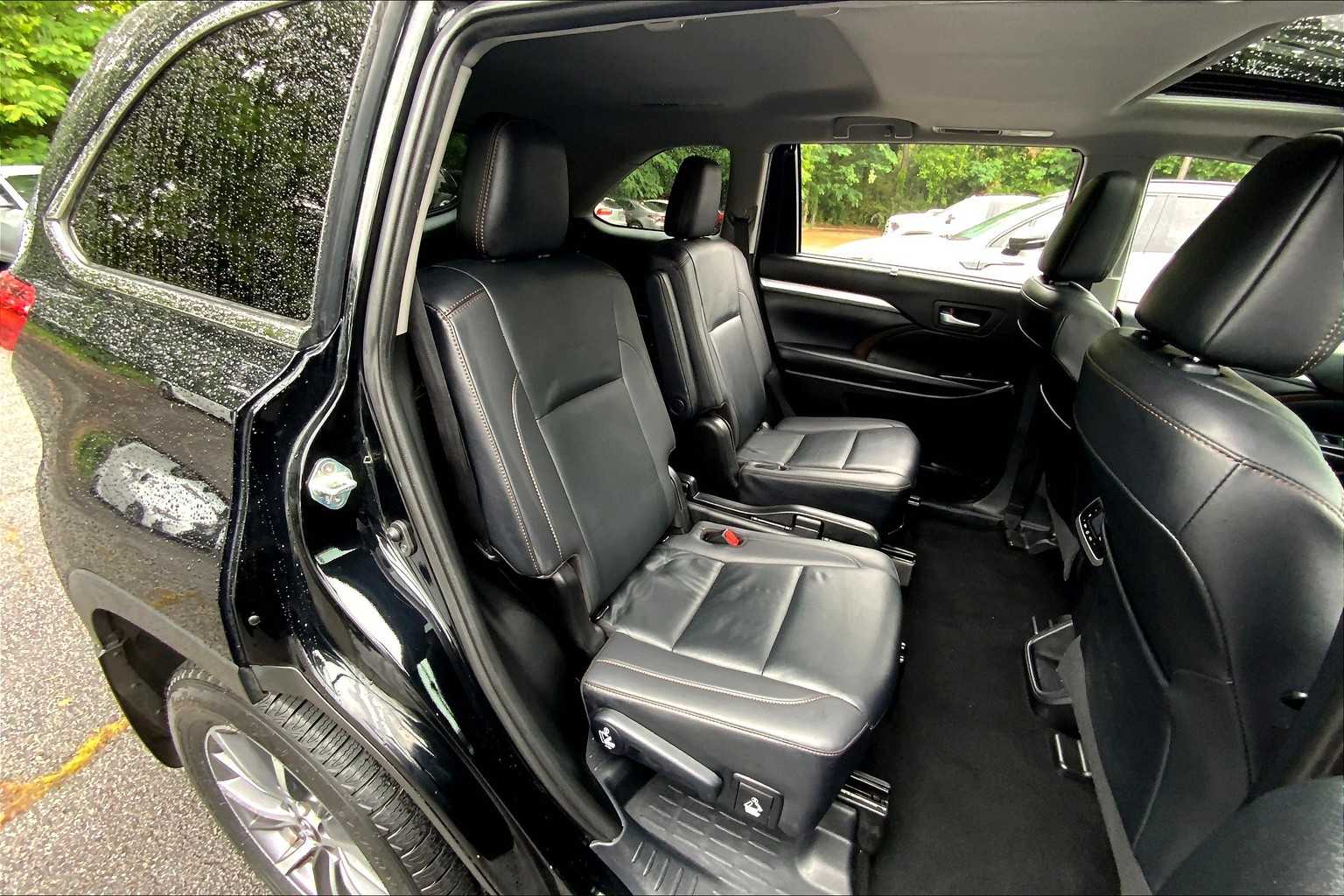 2019 Toyota Highlander XLE photo 18