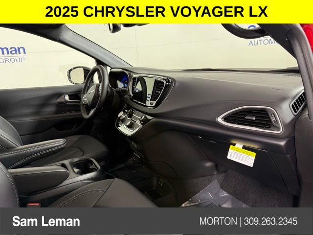 2025 Chrysler Voyager LX photo 3