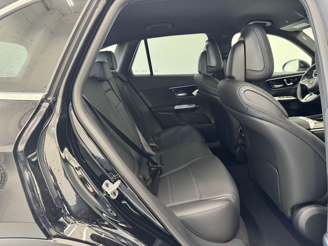 2025 Mercedes Benz GLC 300 photo 16