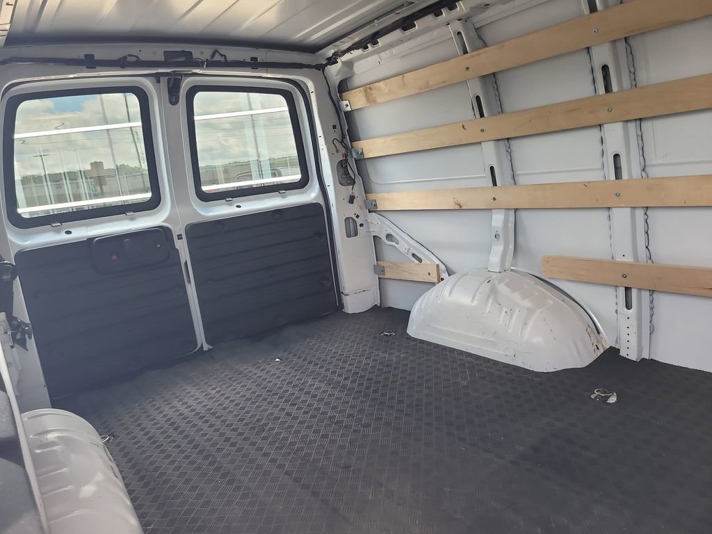 2023 Gmc Savana Cargo 2500 photo 21