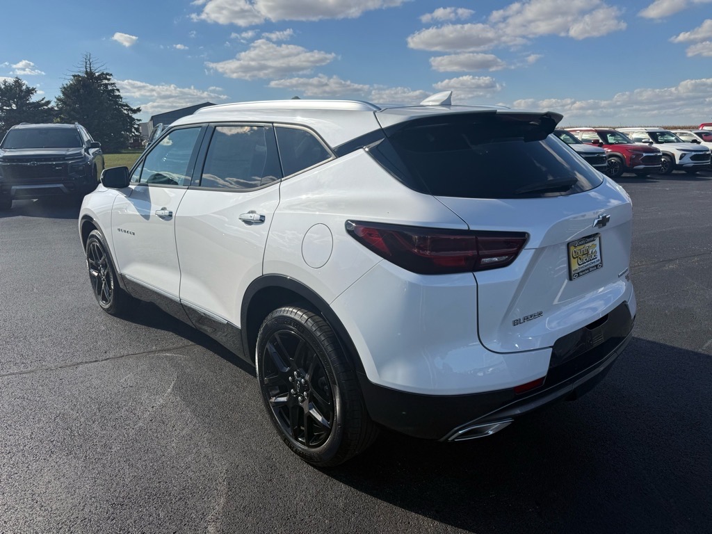 2024 Chevrolet Blazer Premier photo 3