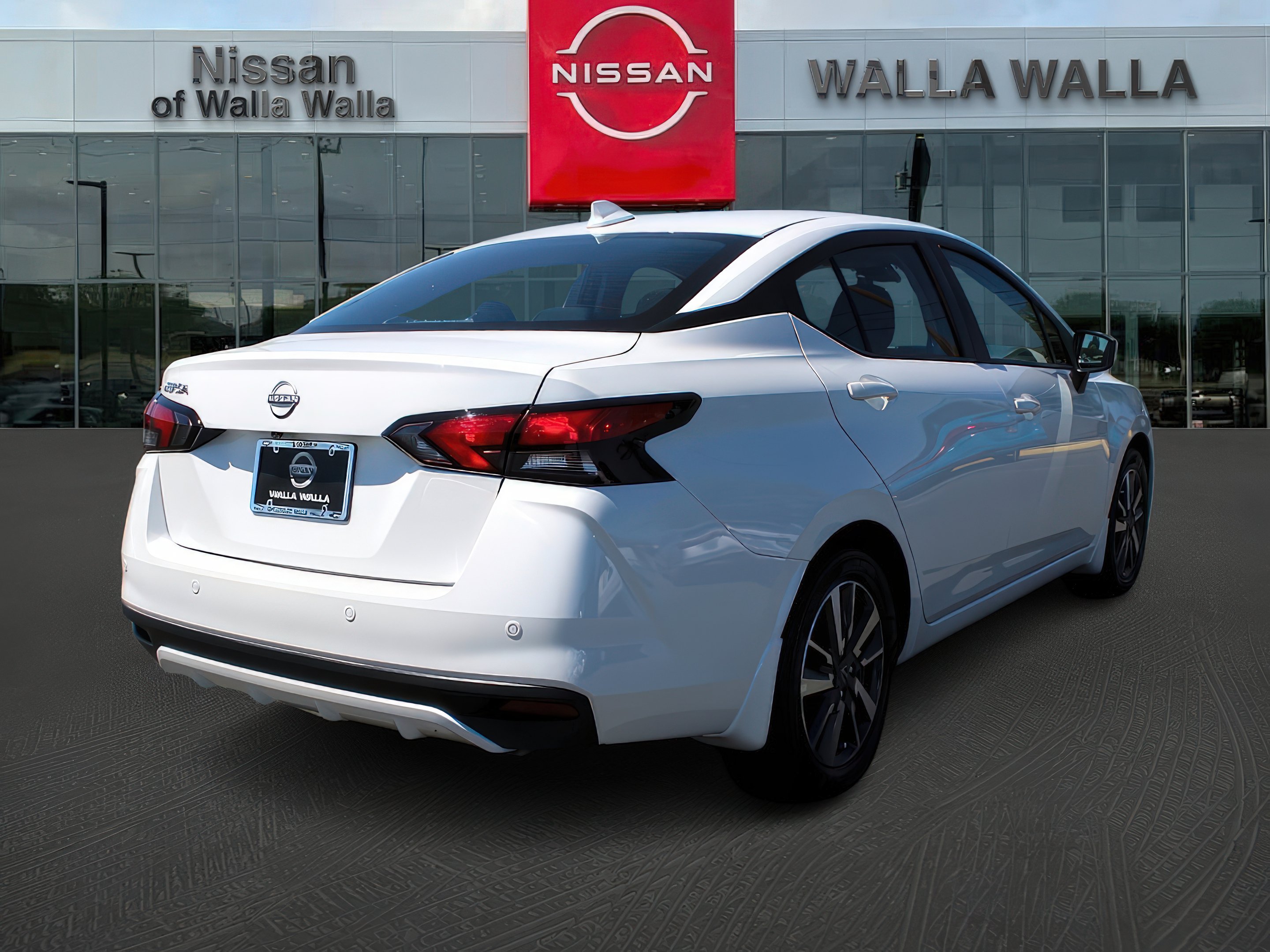 2025 Nissan Versa SV photo 7