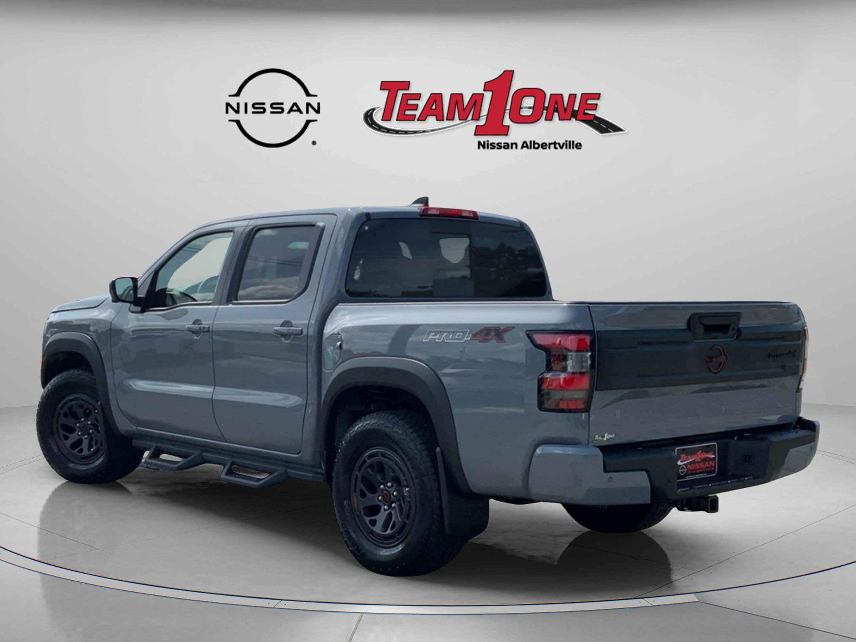 2025 Nissan Frontier Crew Cab PRO-4X photo 3