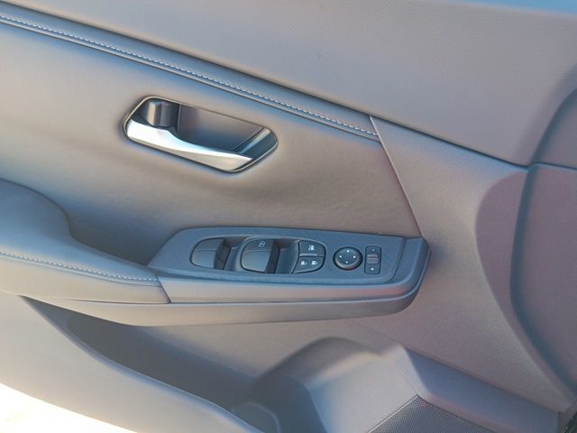 2025 Nissan Sentra SV photo 11