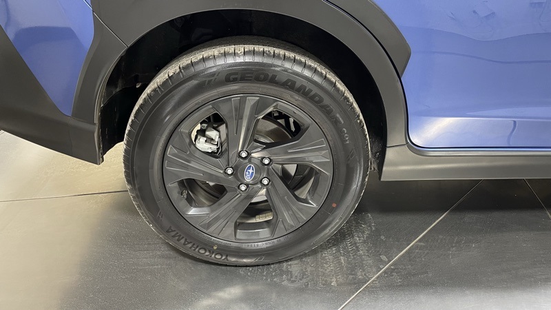 2025 Subaru Crosstrek Base photo 3