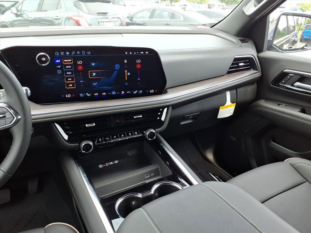 2025 Chevrolet Tahoe Premier photo 19