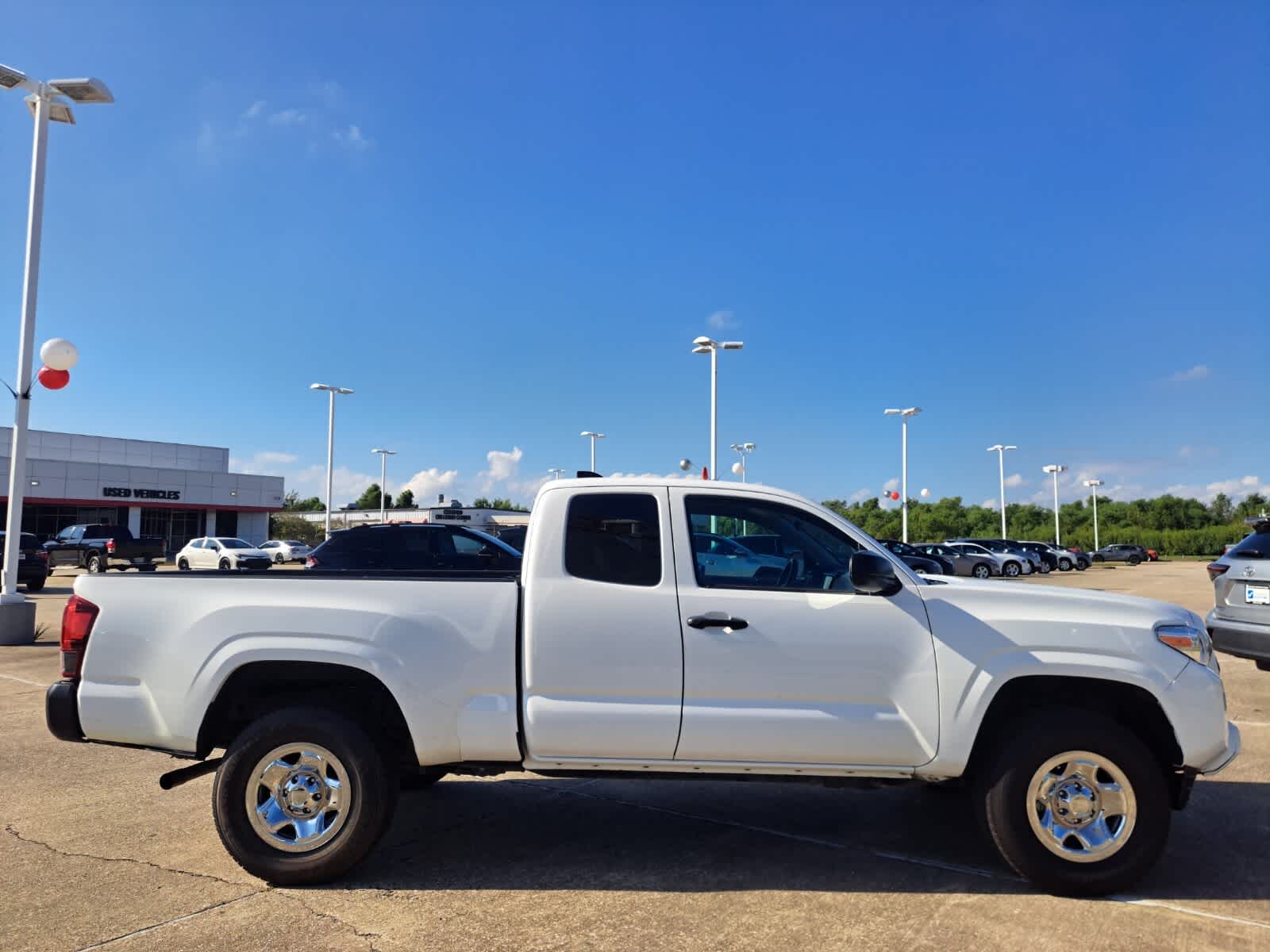 2023 Toyota Tacoma SR photo 4