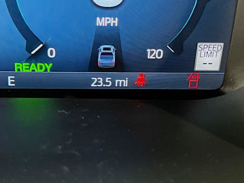 2025 Ford F-150 Lariat photo 2