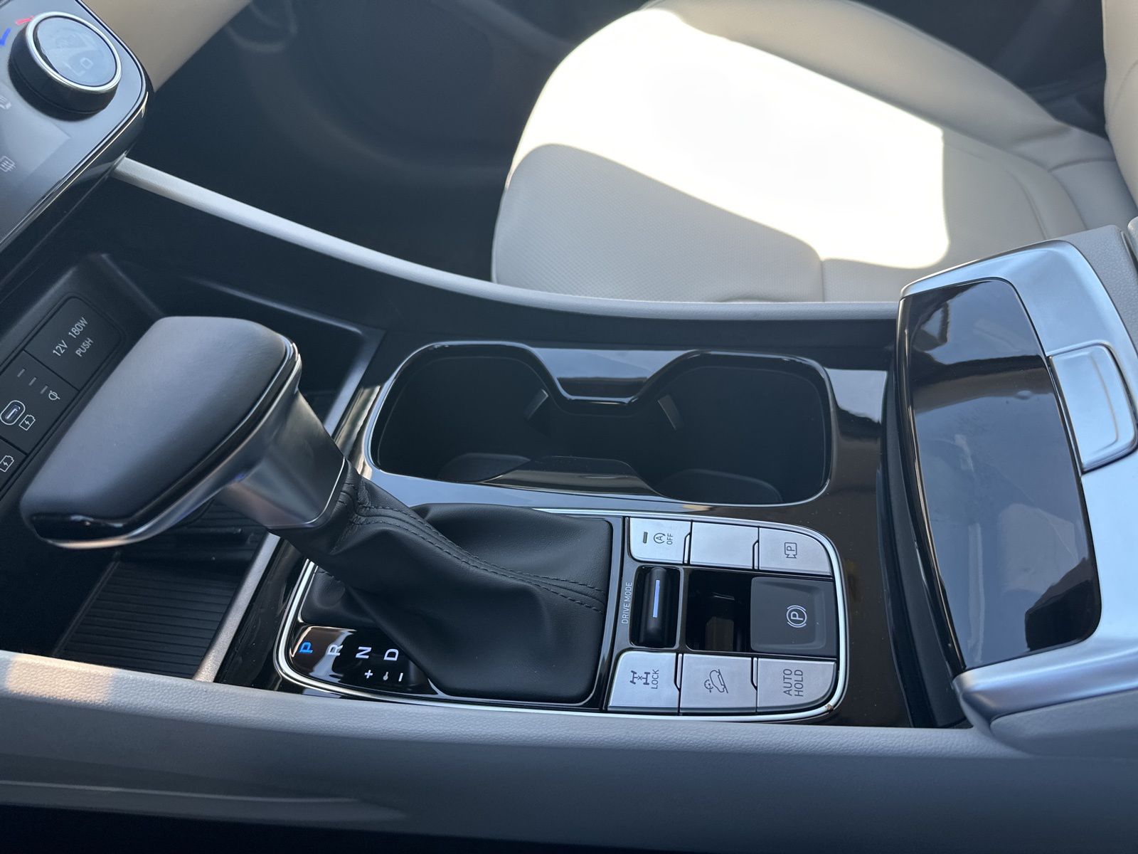 2025 Hyundai Tucson SEL Convenience photo 24