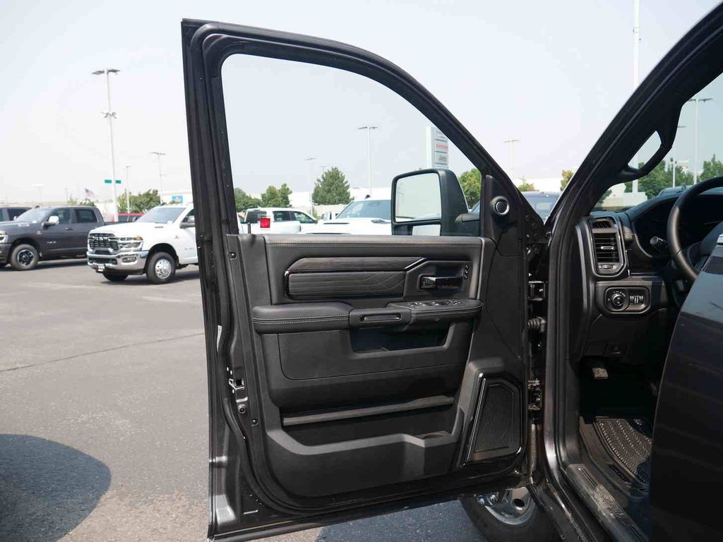 2026 Ram 3500 Limited photo 37