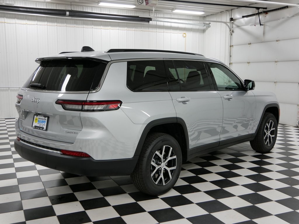 2025 Jeep Grand Cherokee Limited photo 2