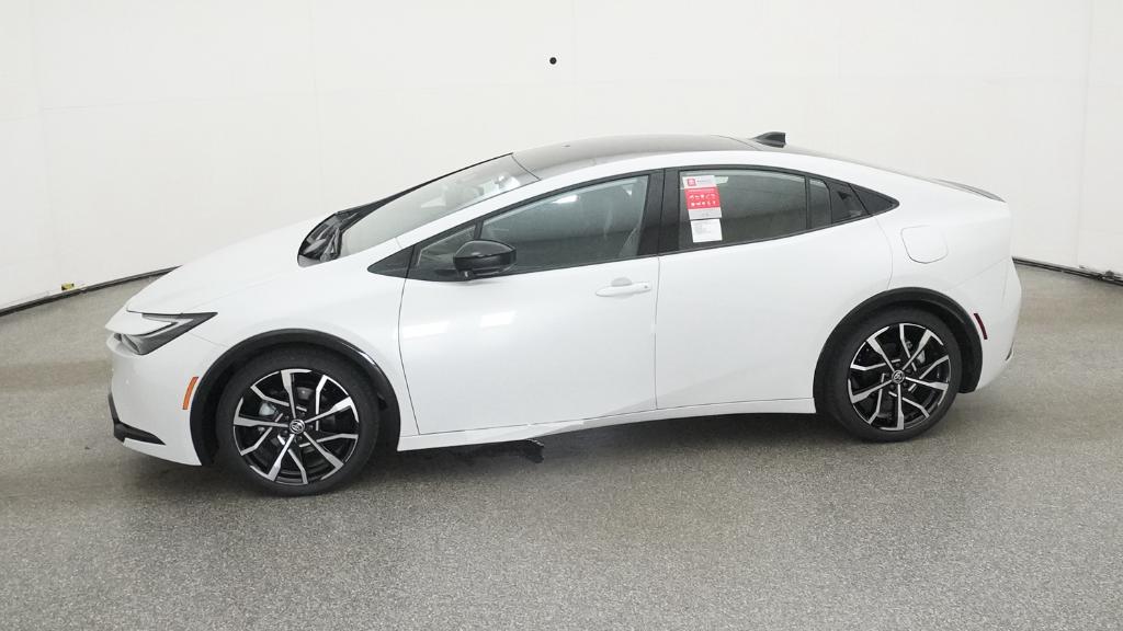 2026 Toyota Prius Plug-in Hybrid XSE Premium photo 9