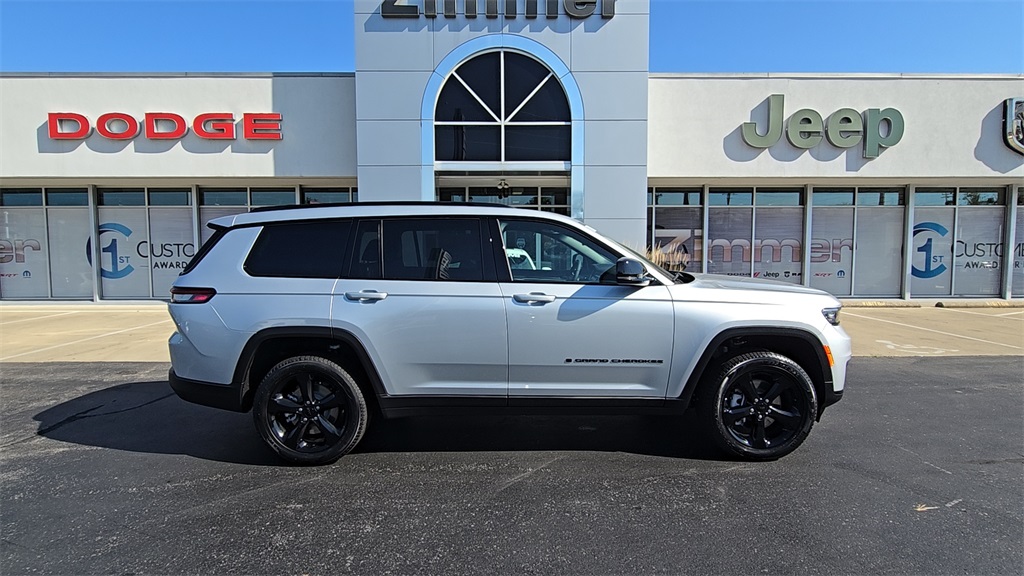 2025 Jeep Grand Cherokee Limited photo 4