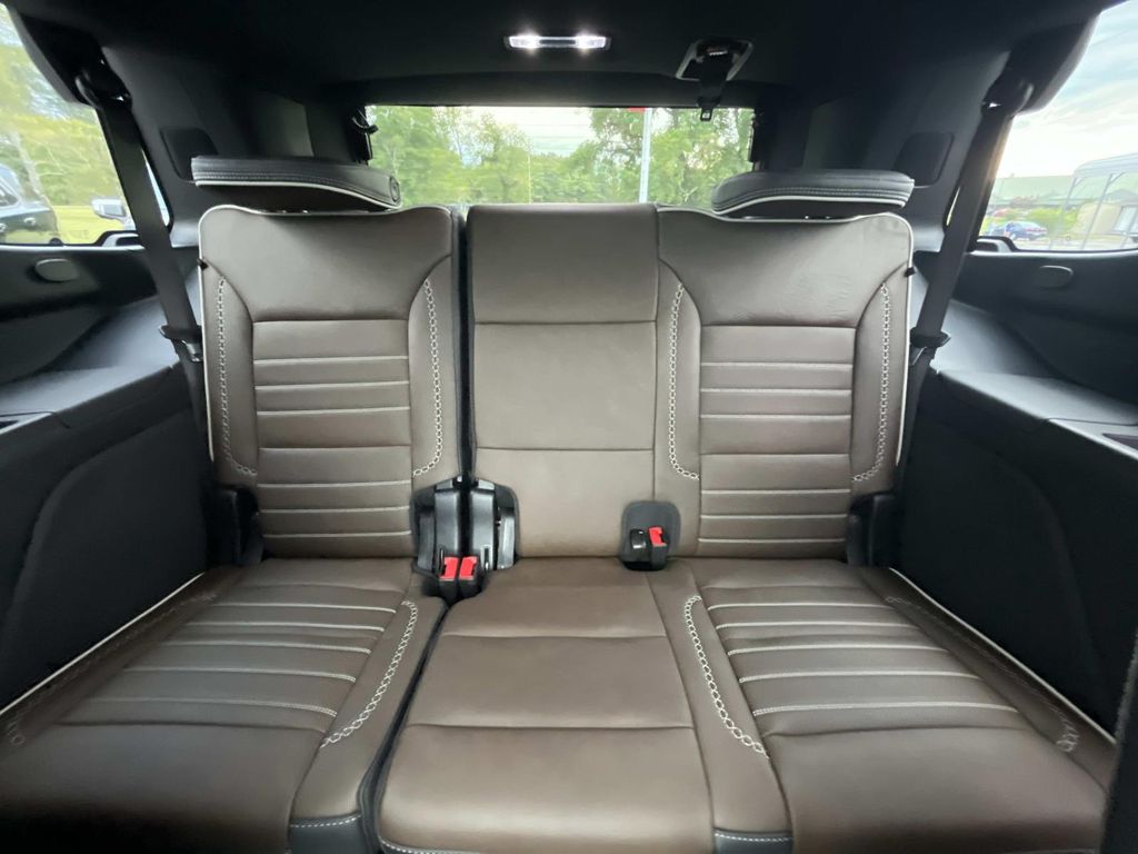 2025 Gmc Yukon Denali Ultimate photo 16