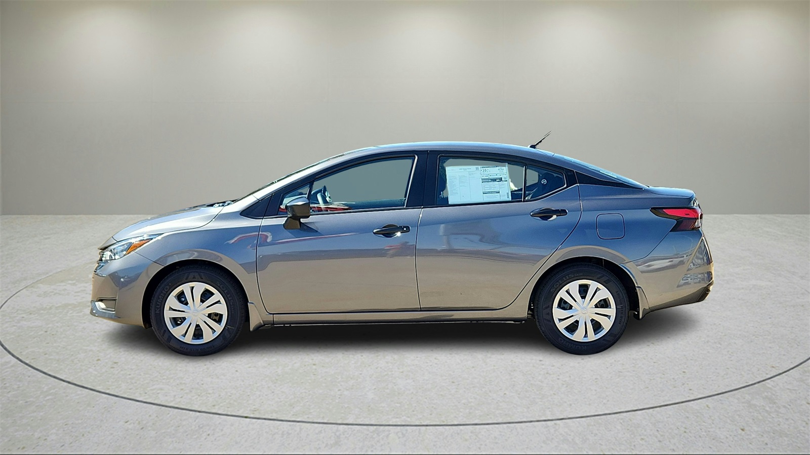 2025 Nissan Versa 1.6 S photo 4