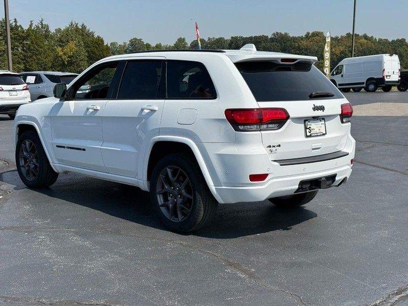 2021 Jeep Grand Cherokee Anniversary Edition photo 6