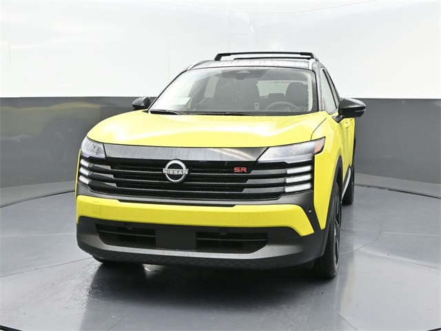 2025 Nissan Kicks SR photo 2