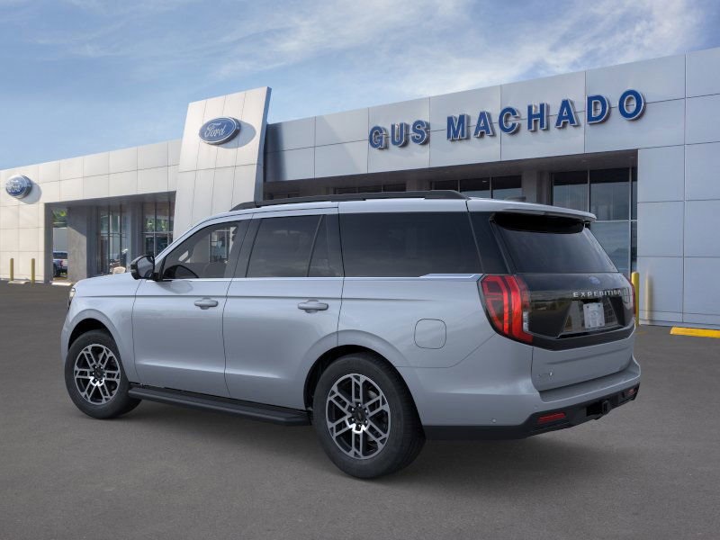 2025 Ford Expedition photo 2