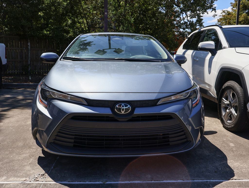 2024 Toyota Corolla LE photo 2