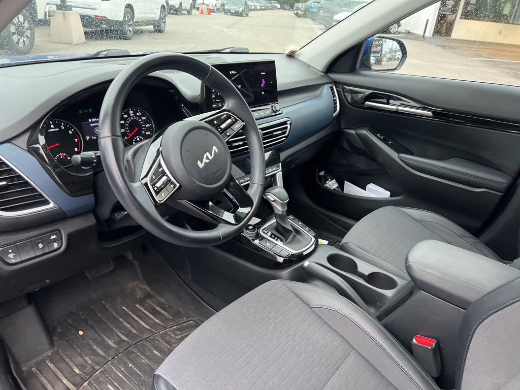 2023 Kia Seltos S photo 8
