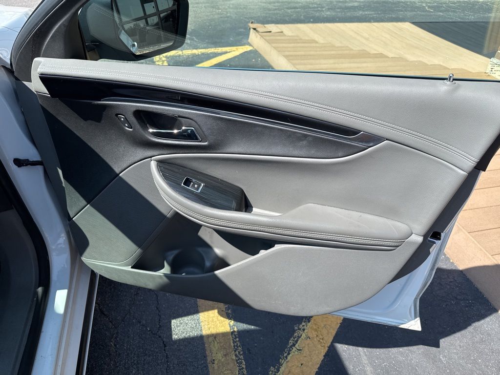 2016 Chevrolet Impala 2LT photo 17