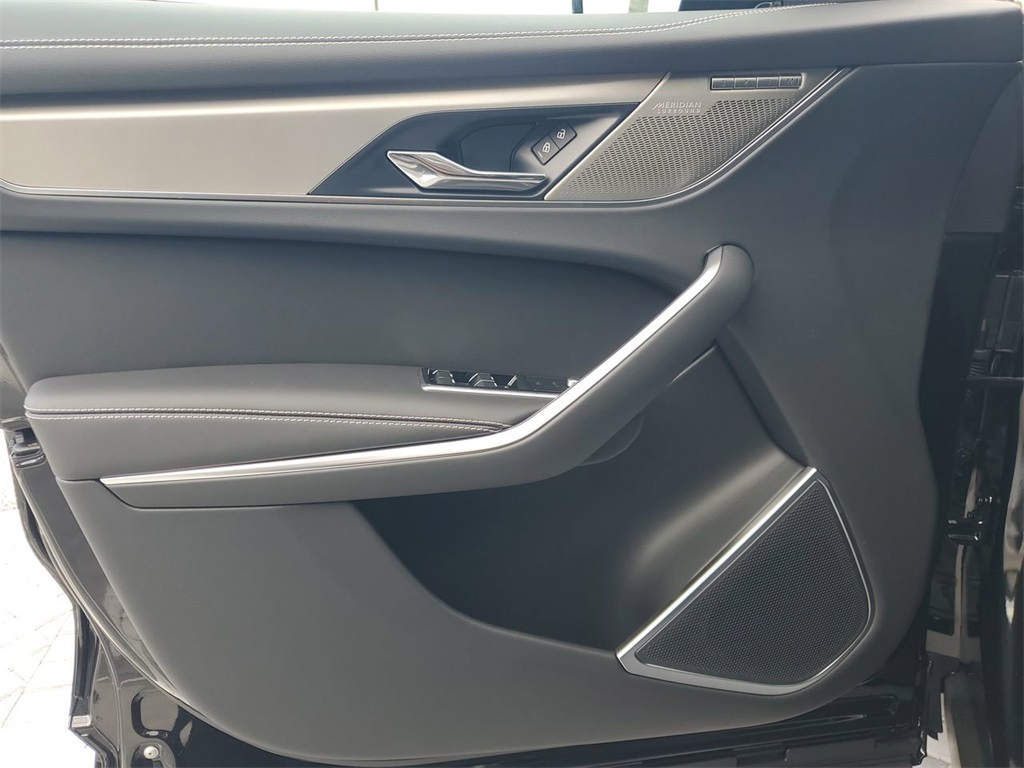 2026 Jaguar F-PACE P400 R-Dynamic S photo 22