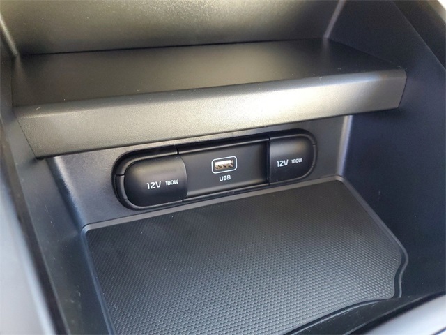 2025 Kia Soul LX photo 16