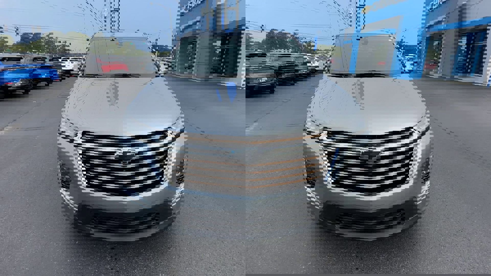 2023 Chevrolet Traverse High Country photo 2