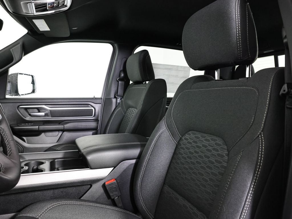 2025 Ram 1500 Big Horn photo 2