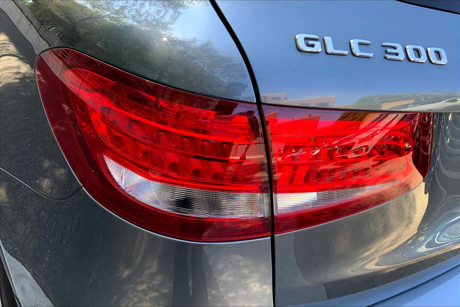 2018 Mercedes Benz GL 300 photo 27