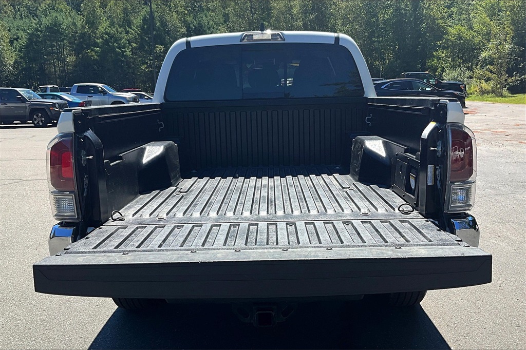 2023 Toyota Tacoma TRD Off-Road photo 31