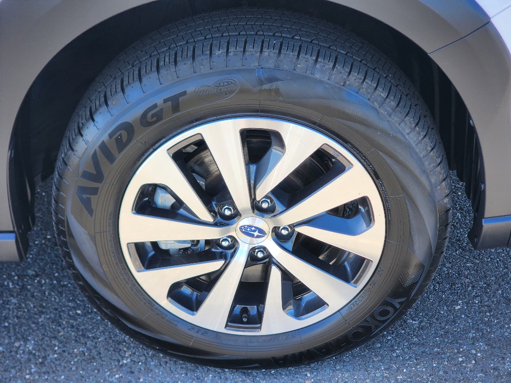 2025 Subaru Outback Premium photo 3